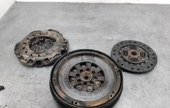 Mercedes-Benz Sprinter W901 W902 W903 W904 Dual mass flywheel 