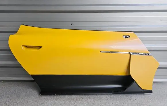 Maserati MC20 Door (2 Door Coupe) MC20DOORYELOWRIGHT