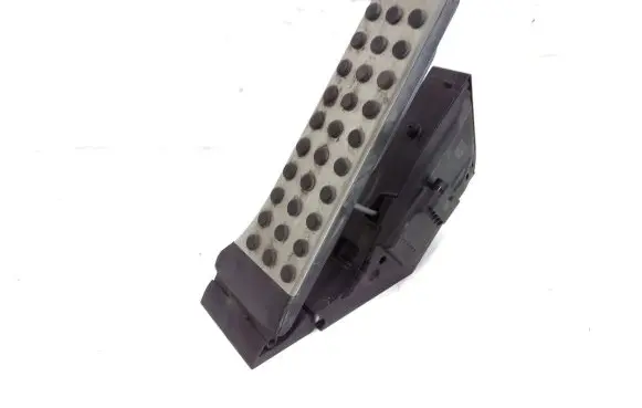 Mercedes-Benz GLC C253 Accelerator throttle pedal A2533000104