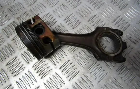 BMW 5 E39 Piston with connecting rod