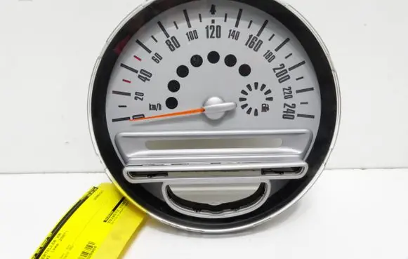 Mini One - Cooper Coupe R56 Speedometer (instrument cluster) 9136193 BM503011 RG25098105