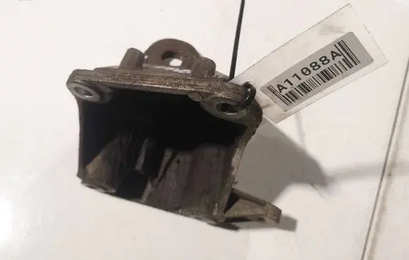 Audi A6 S6 C5 4B Engine mounting bracket 8D0399114