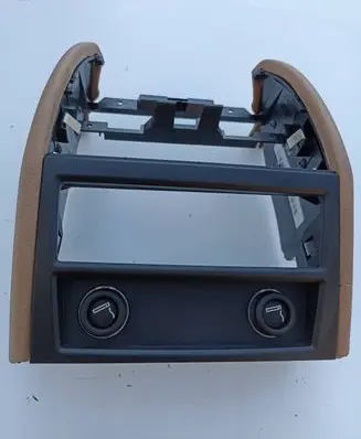 Rear air vent grill