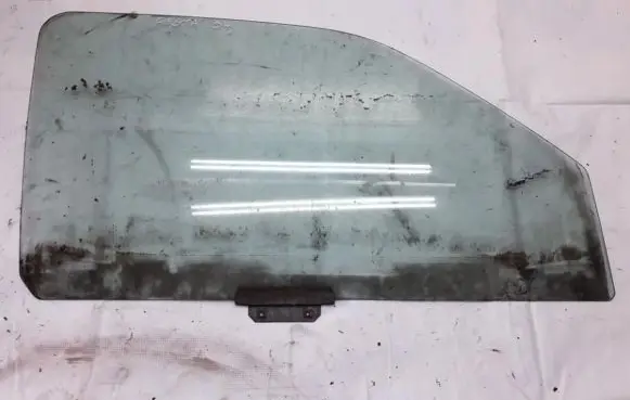 Ford Fiesta Front door window glass four-door