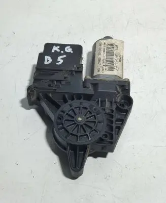 Volkswagen Passat Alltrack Rear door window regulator motor 0130821697