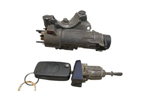 Volkswagen New Beetle Front door lock (next to the handle) 19029900096 00036