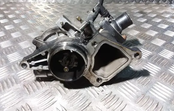 Ford Mondeo Mk III Vacuum pump XS7Q2A451BH
