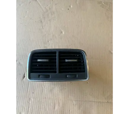 Rear air vent grill
