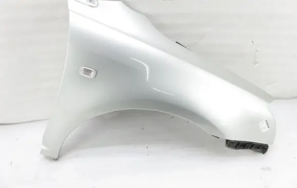 Toyota Avensis T250 Fender 