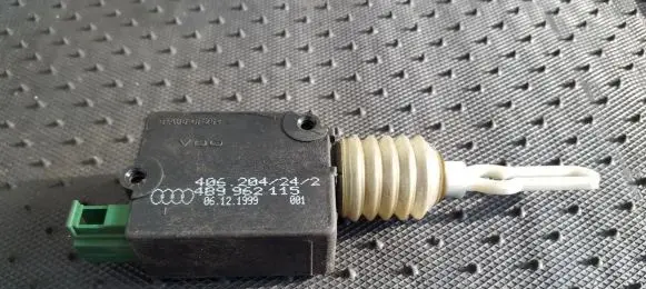 Audi A3 S3 8L Central locking motor 4B9962115 406204242