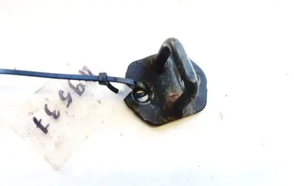 Toyota Auris 150 Front door lock loop/hook striker 02n7