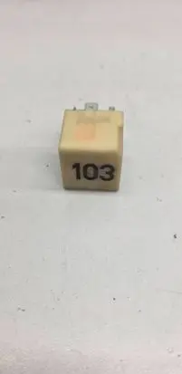 Volkswagen PASSAT B6 Other relay 357911253 14030000