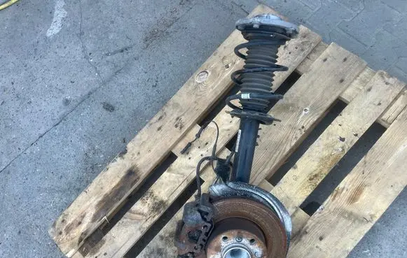 BMW 1 F20 F21 Front shock absorber/damper 6873721 18B305GD0052