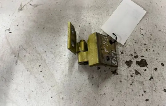 Peugeot Partner Front door lower hinge 