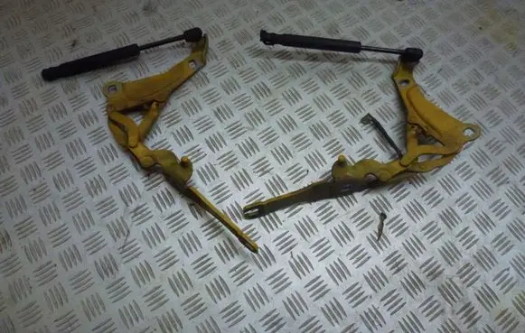 Mini One - Cooper Coupe R56 Engine bonnet/hood hinges