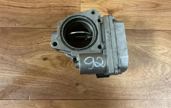 Audi A4 S4 B7 8E 8H Throttle valve 112011