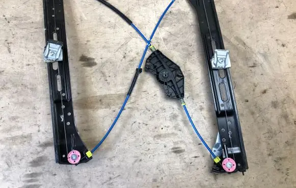 Volkswagen Sharan Front window lifting mechanism without motor 7N0837462F