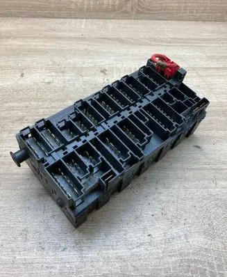 Volkswagen Transporter - Caravelle T4 Fuse module 357937039