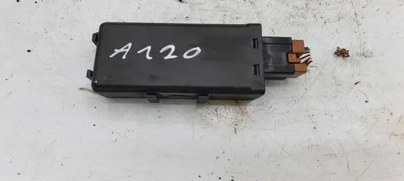 Nissan X-Trail T30 Door central lock control unit/module 28596CC000 539211