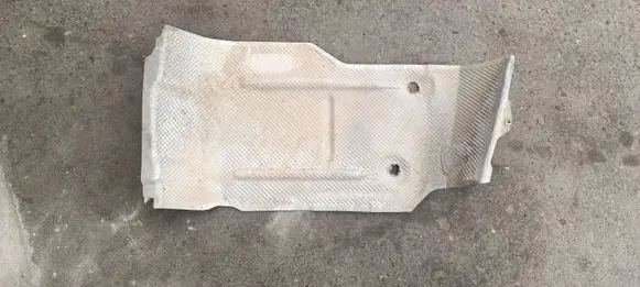 BMW 3 E90 E91 Exhaust heat shield 7059357