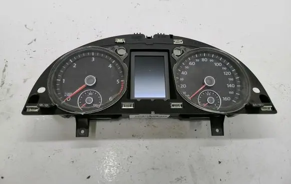 Volkswagen PASSAT B7 Speedometer (instrument cluster) 3AA920970N