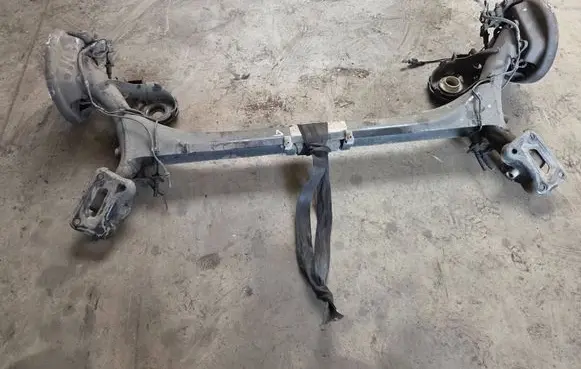 Citroen C4 II Rear axle beam