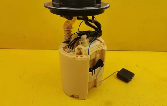 Mercedes-Benz V Class W447 In-tank fuel pump A4474700594