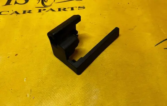 Land Rover Discovery 5 Front passenger seat rail trim HY3266411CAW
