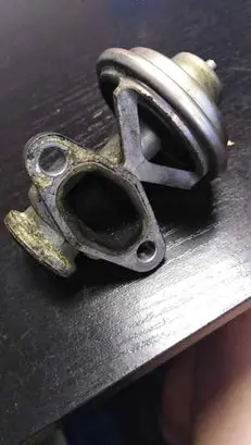 Mercedes-Benz E W210 EGR valve 0021400060