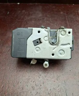 Opel Astra G Front door lock 14260Z00
