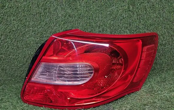 Suzuki Kizashi Rear/tail lights F114000434