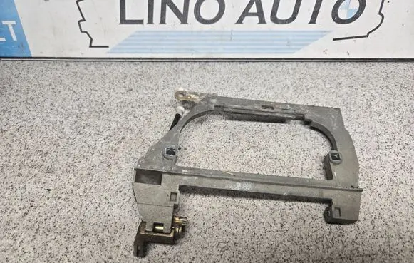 BMW 7 E38 Rear door exterior handle/bracket 51228245345
