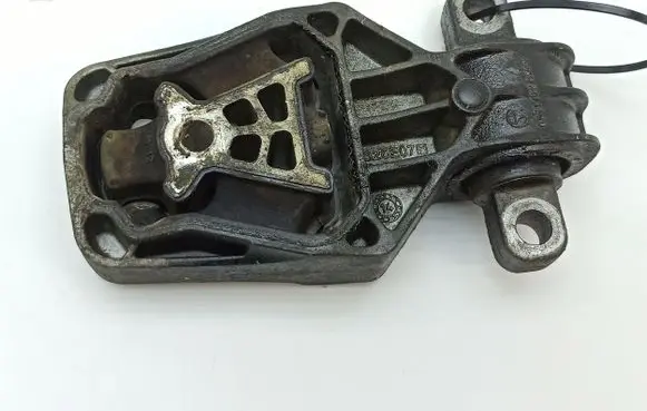 Mercedes-Benz A W176 Engine mount bracket A2462401209