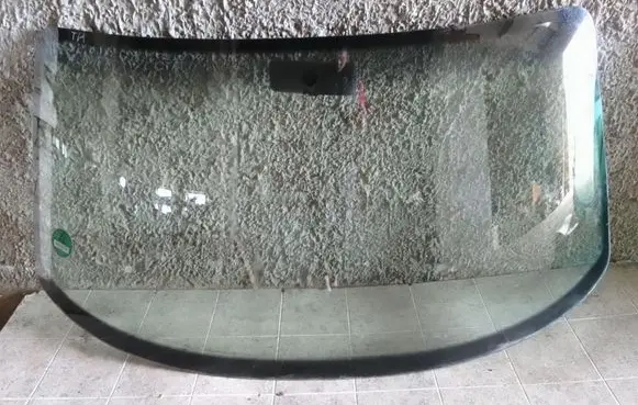 Volkswagen Transporter - Caravelle T4 Front windscreen/windshield window 