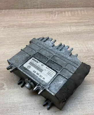 Volkswagen Golf III Engine control unit/module ECU 030906027AA 0261204616 617