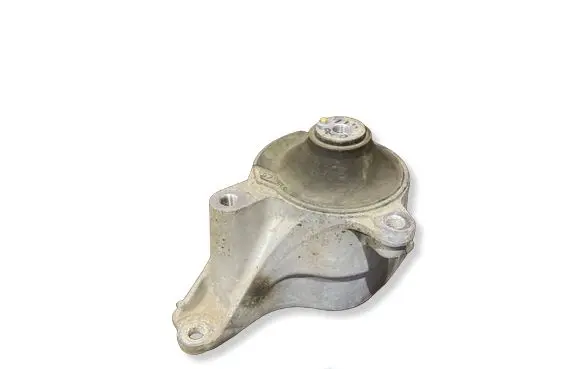 Honda Civic Engine mount bracket 