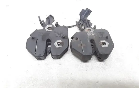 Volvo XC90 Engine bonnet/hood lock/catch 30799689 30799688
