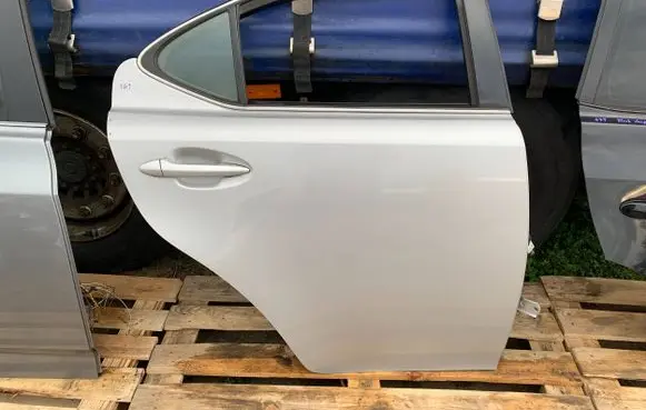 Lexus IS 220D-250-350 Rear door
