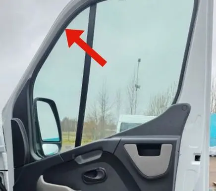 Renault Master III Rubber seal front door window/glass 