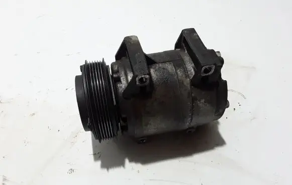 Volvo V70 Air conditioning (A/C) compressor (pump) 30742206