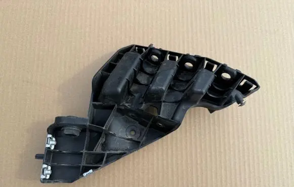 Lamborghini Urus Front bumper mounting bracket 4ML807283