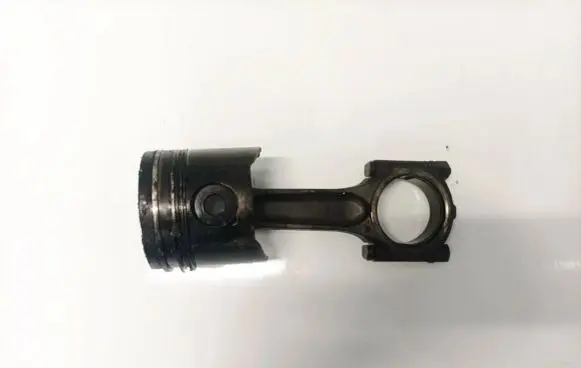 Peugeot 307 Piston with connecting rod