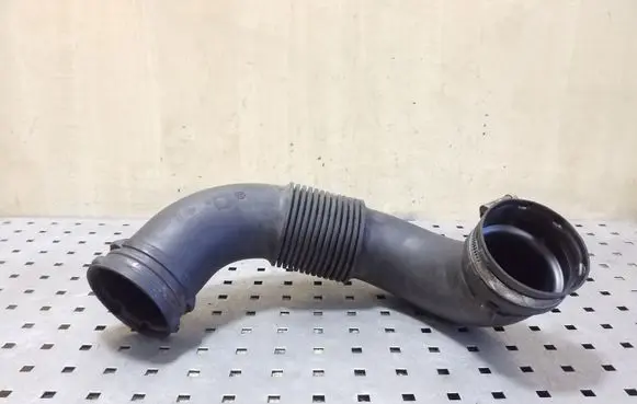 Renault Trafic III (X82) Air intake duct part 1105223S01