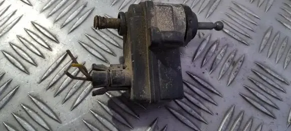 Opel Astra F Headlight level adjustment motor 90413185 35.130.692