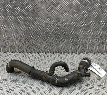 Land Rover Discovery 5 Engine coolant pipe/hose HPLA8286DA