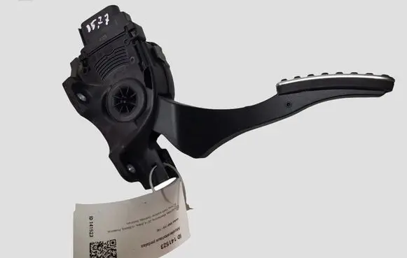 Volvo S60 Accelerator throttle pedal 31329371 6323