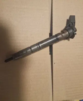 Audi Q7 4M Fuel injector 059130277CD