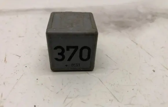 Audi A5 8T 8F Other relay 8D0951253