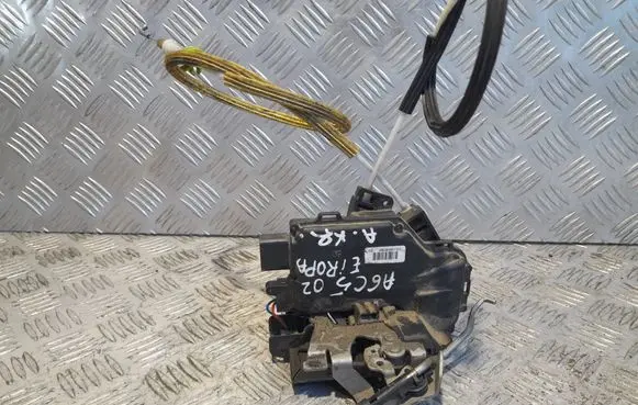 Audi A6 S6 C5 4B Rear door lock 4B0839015G
