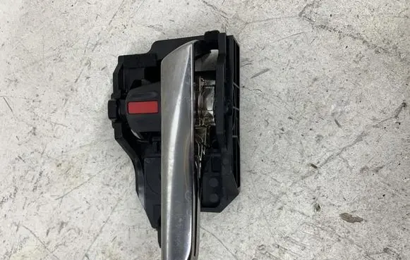 Ford Focus Rear door interior handle V8392